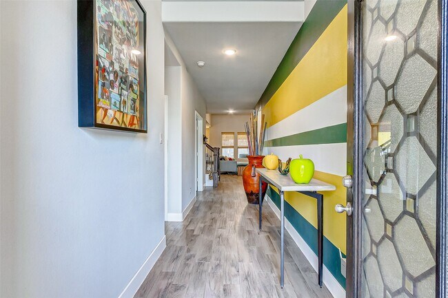 Foto del edificio - 7314 Saddle Tree Dr