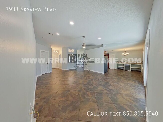 Foto del edificio - 7933 Skyview Blvd