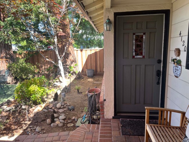 Foto del edificio - 4120 Pomona Way