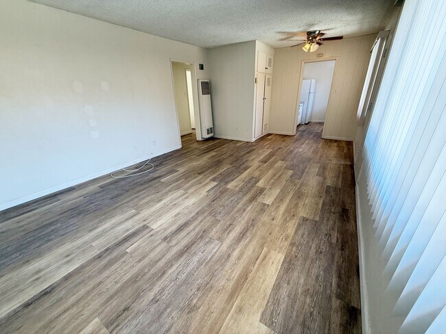 Foto del edificio - 4352 1/2-4352 1/2 McClintock St