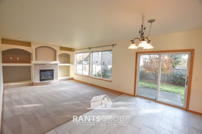 Foto del edificio - Spacious home in a fantastic neighborhood