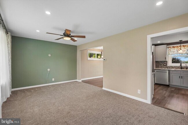 Foto del edificio - 2176 Meadowview Dr