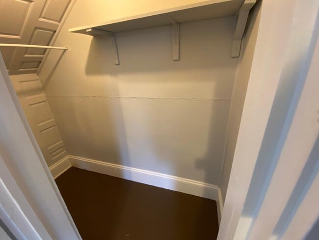 Building Photo - 1003 Floyd St