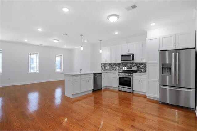 Foto del edificio - 315 New York Ave