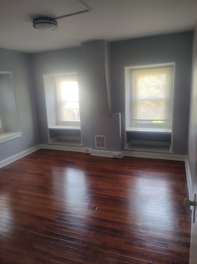 Foto del edificio - 180 E Walnut Ln
