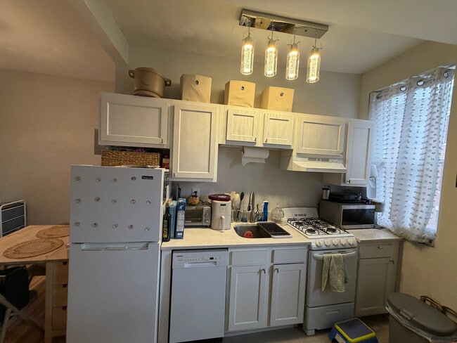 Building Photo - 1185 Commonwealth Ave