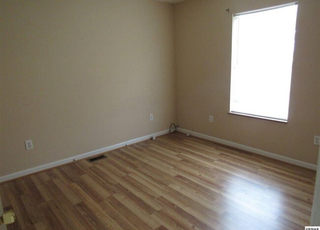 Foto del edificio - 1029 Bluebird Ln