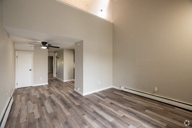 2HAB/1.5BA - The Lofts at Rock Vue