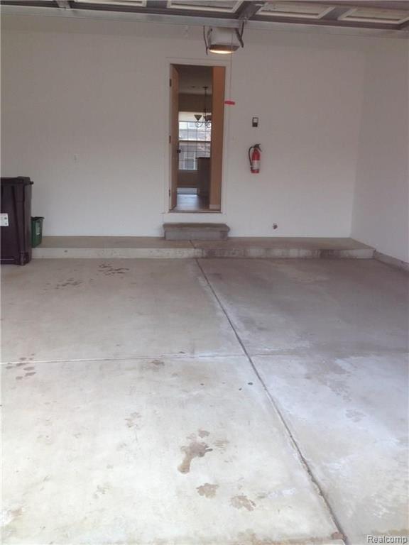 Building Photo - 41291 Maplewood Drive