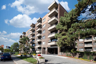 Building Photo - Parc Royal Apartments