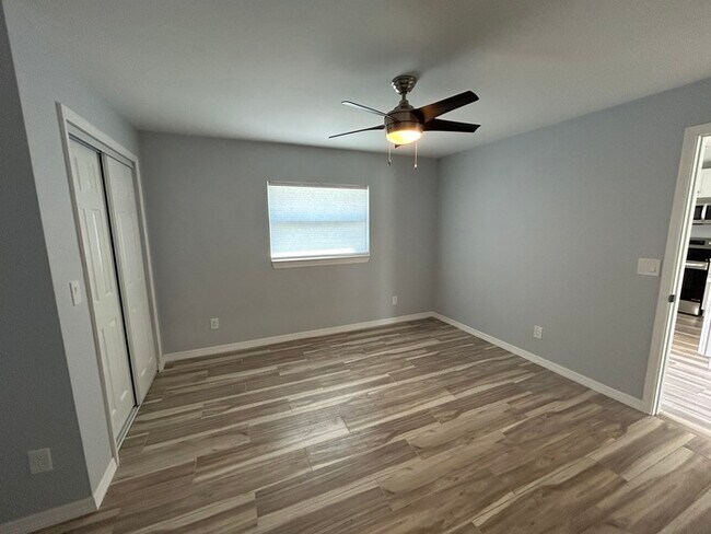 Building Photo - SE Cape Coral Duplex Unit
