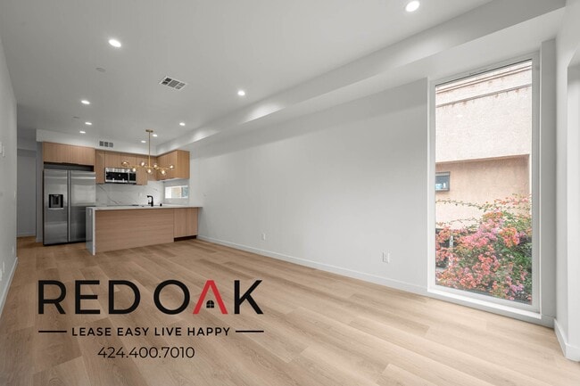 Building Photo - 2001 Vista Del Mar Ave