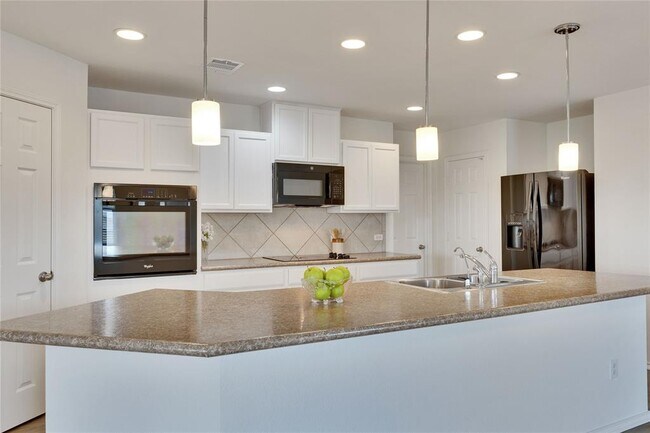 Building Photo - 120 Jasmine Cove
