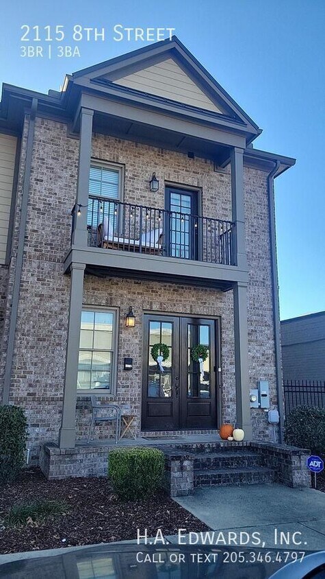 Foto principal - 2115 8th St