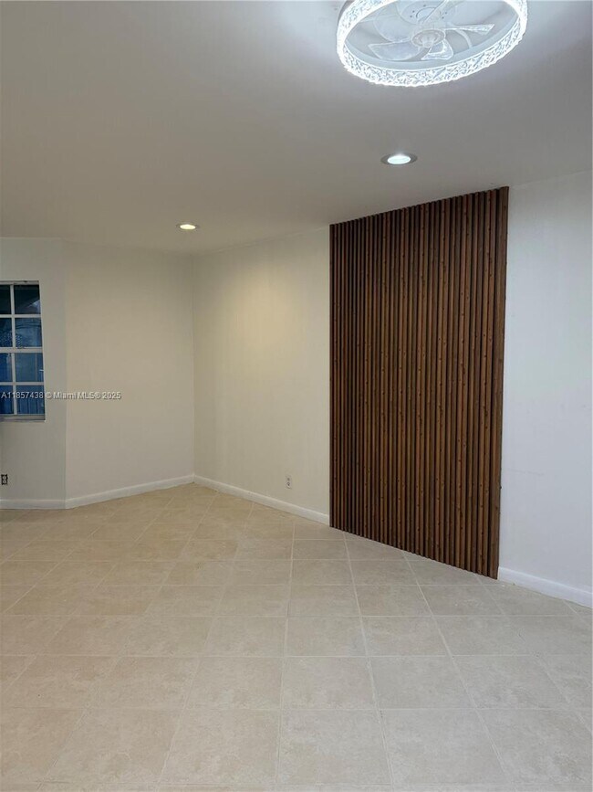Foto del edificio - 8713 SW 5th St