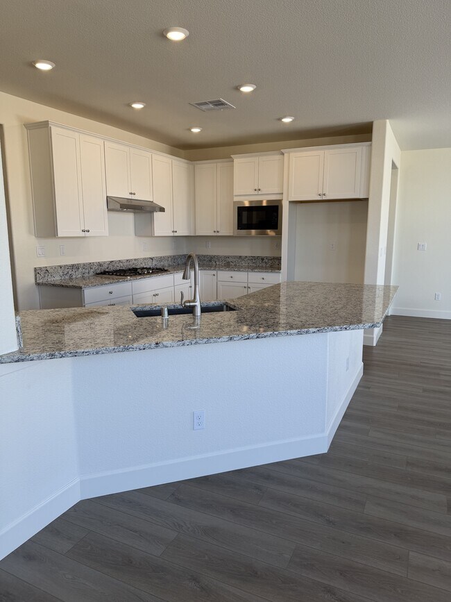 Building Photo - 7981 Desert Way