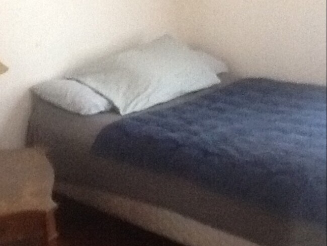 Building Photo - 2124 Highland Ave