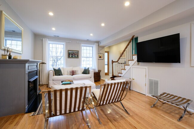 Foto del edificio - 762 A Princeton Pl NW