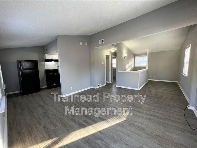 Building Photo - 519 Maier Dr