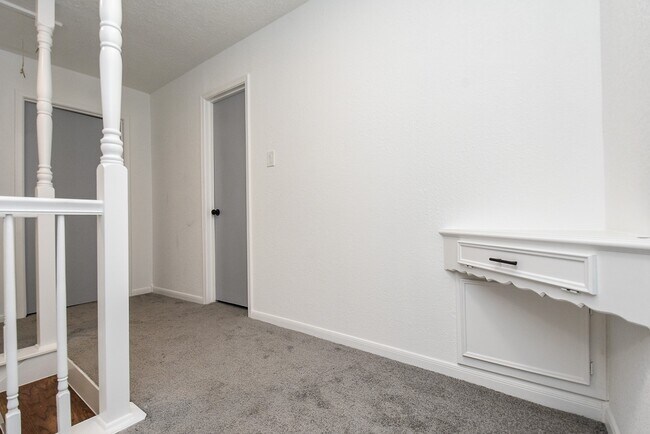 Foto del edificio - 15814 Winding Moss Dr