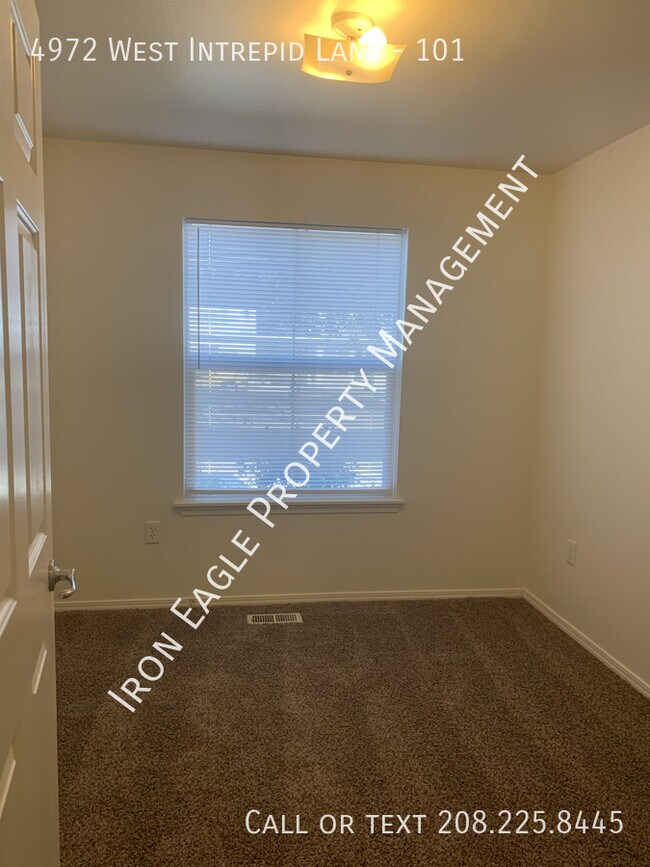 Foto del edificio - 4972 W Intrepid Ln