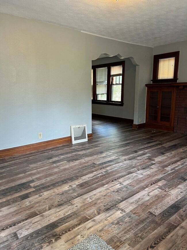 Foto del edificio - 3 bedroom/1 bath house