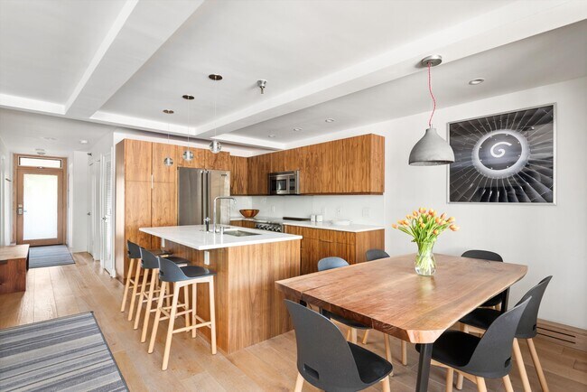 Foto del edificio - 600 E Main St