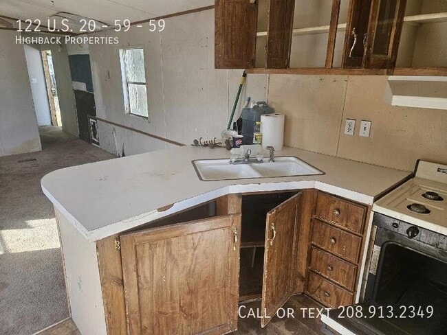 Building Photo - 122 US-20