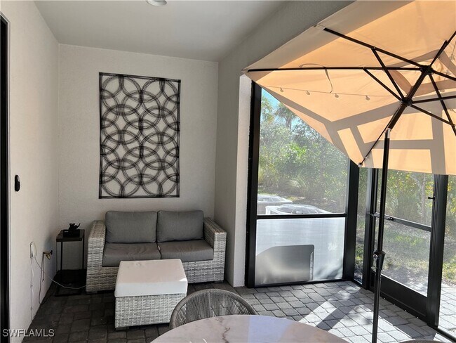 Foto del edificio - 12972 Pembroke Dr