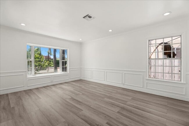 Building Photo - Updated 3-Bedroom Home with Outdoor Kitche...