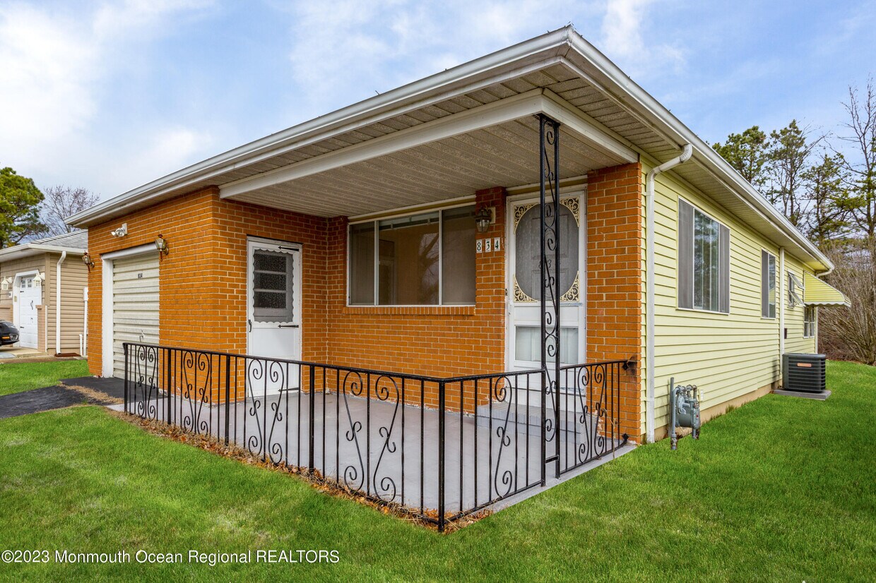 Foto principal - 834 Jamaica Blvd
