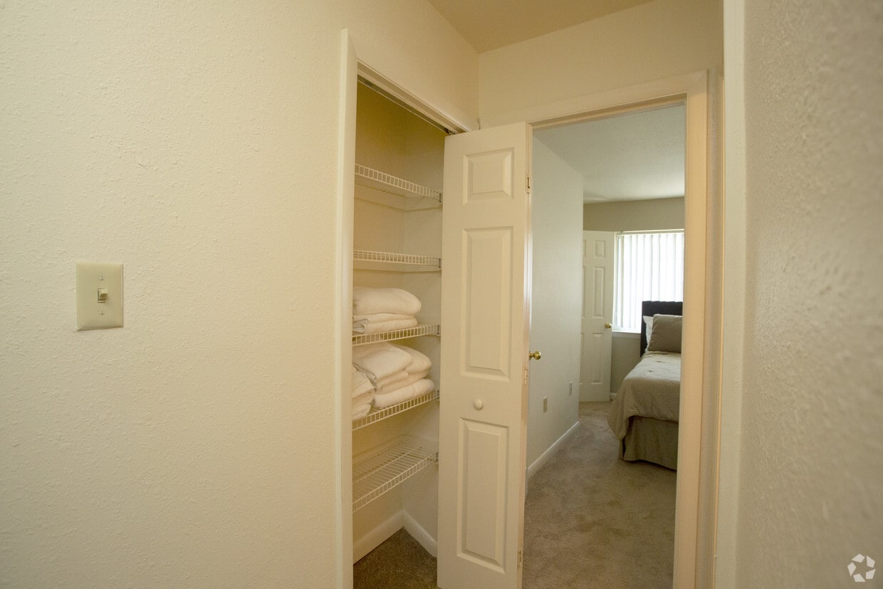 Primary Photo - Wadsworth Shores - No Cost Utilities *