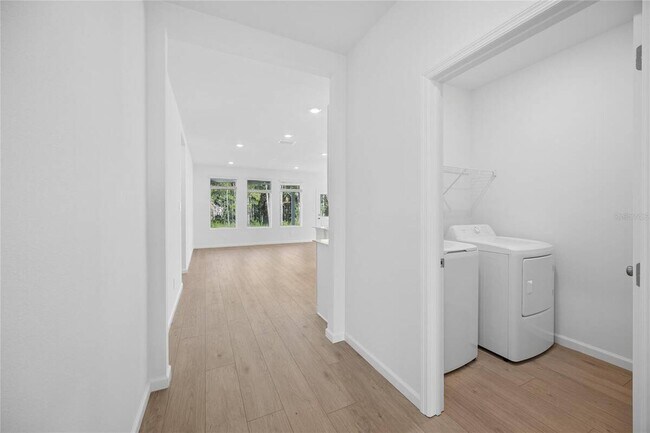 Foto del edificio - 5087 Loggia Ln