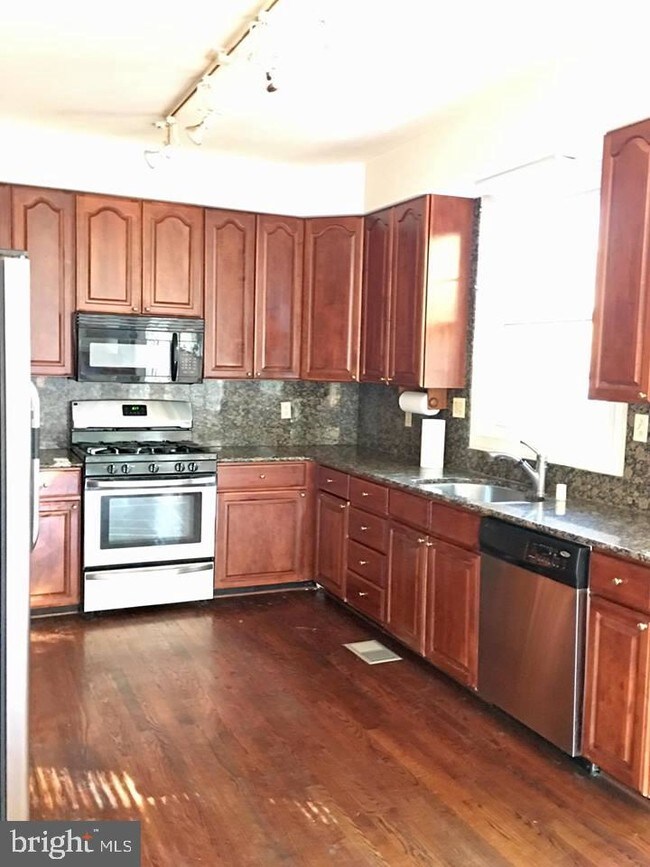 Building Photo - 3603 Hummer Rd