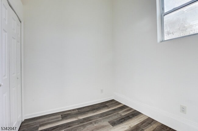 Building Photo - 108 Hilton Ave