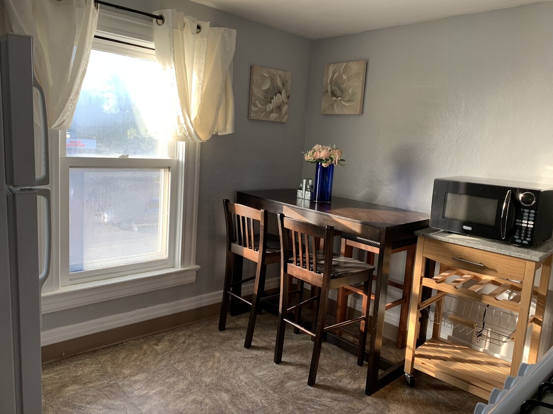 Kitchen, dinning table - 1670 Mount Hope Ave