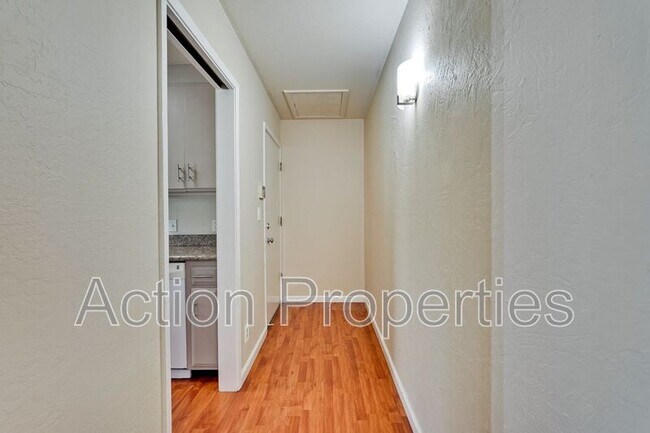 Foto del edificio - 255 S Rengstorff Ave