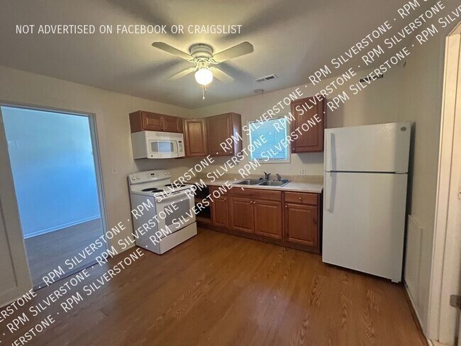 Foto del edificio - 3236 Caroline-