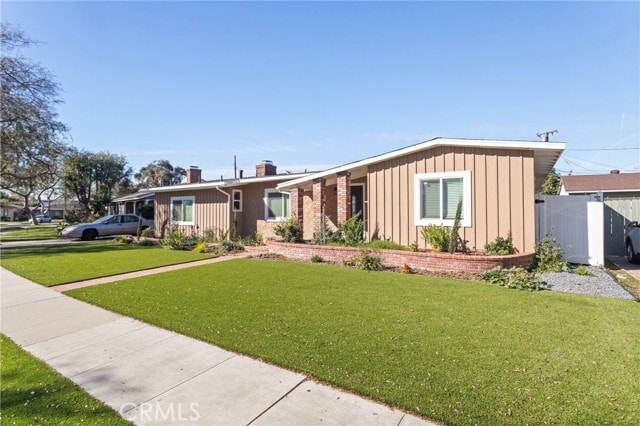 Foto del edificio - 5741 E 23rd St