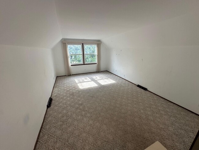 Building Photo - 5270 S 26th St