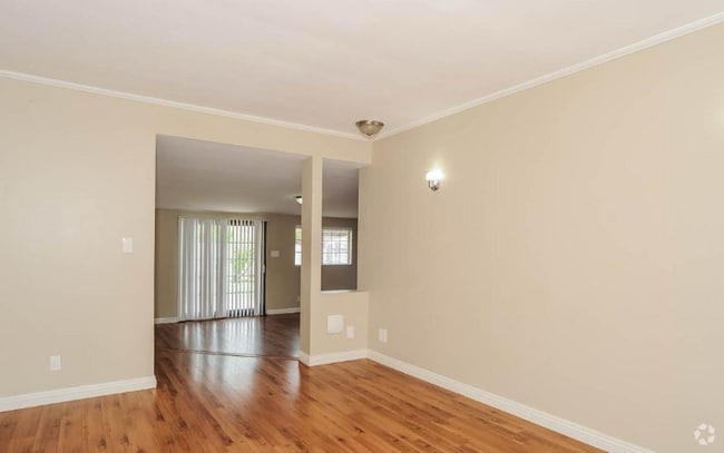 Building Photo - 7791 Lake Manor Dr