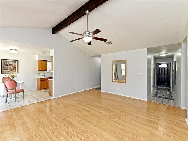 Foto del edificio - 4912 Wing Rd