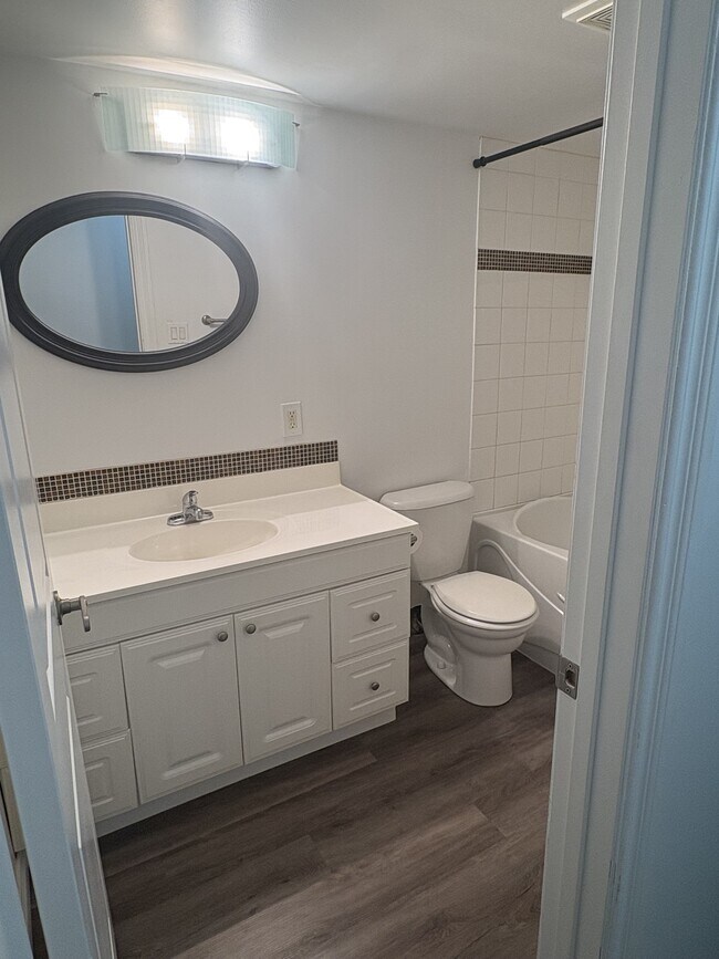 Building Photo - 1017 Northumberland Ave