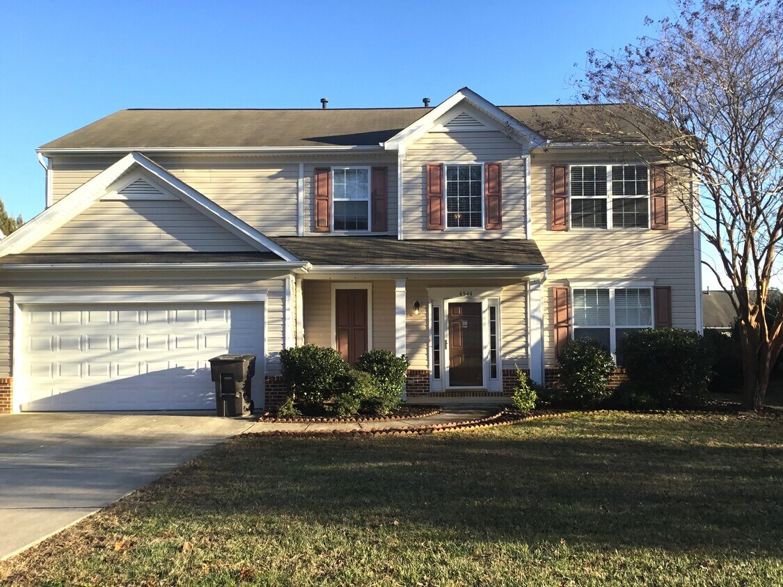 Foto principal - 4544 Fairport Ct