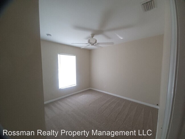 Foto del edificio - 3 br, 2 bath House - 1905 NE 21 Place