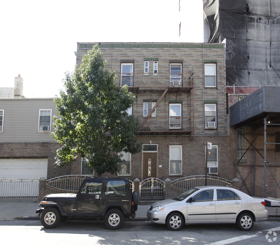 Building Photo - 42 Jackson St