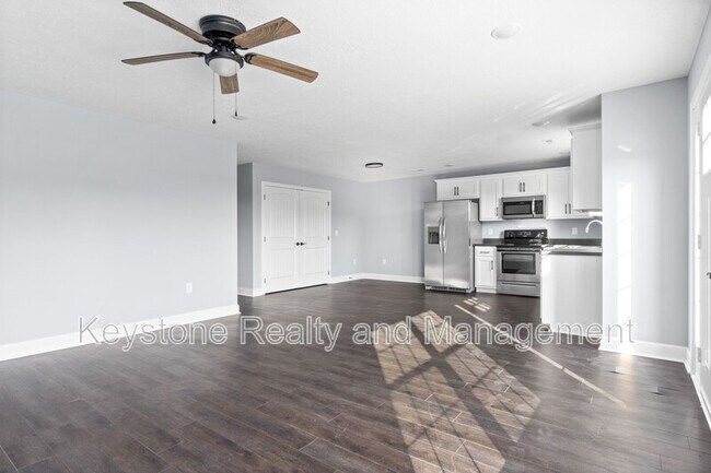 Foto del edificio - 111 Robertson Hill Rd