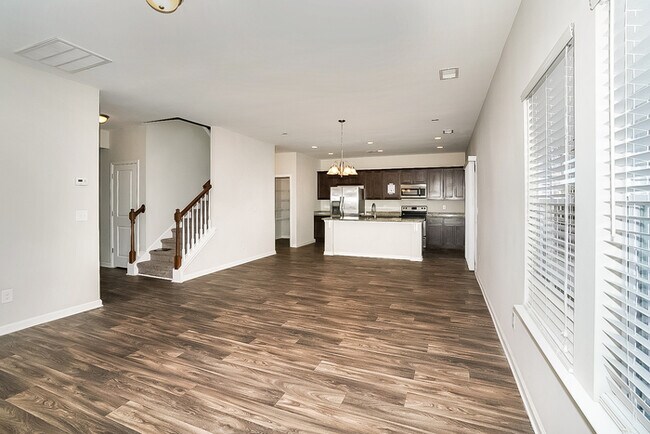 Foto del edificio - Apply Today! Near Lexington High School!
