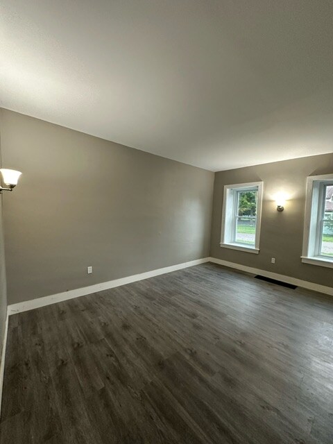 Primary Photo - 51 Dayton St