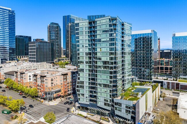 Building Photo - 2Bd/1.75Ba Bellevue Condo